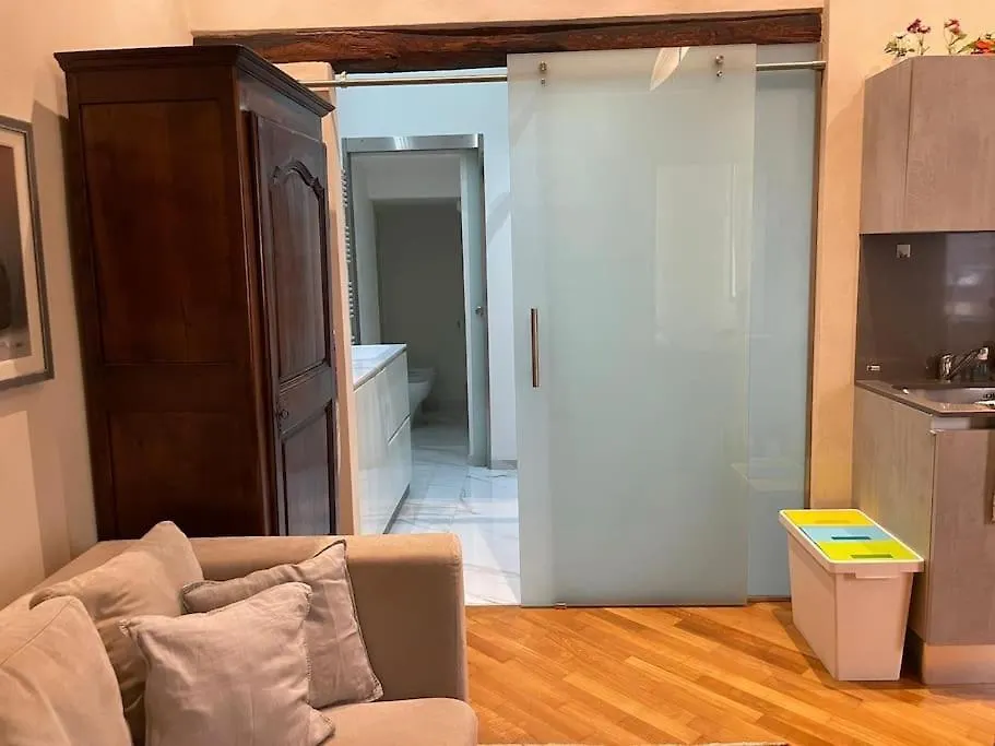 Appartamento Di Pregio In Centro A Milano 0*,